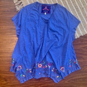Short sleeve loose fit top